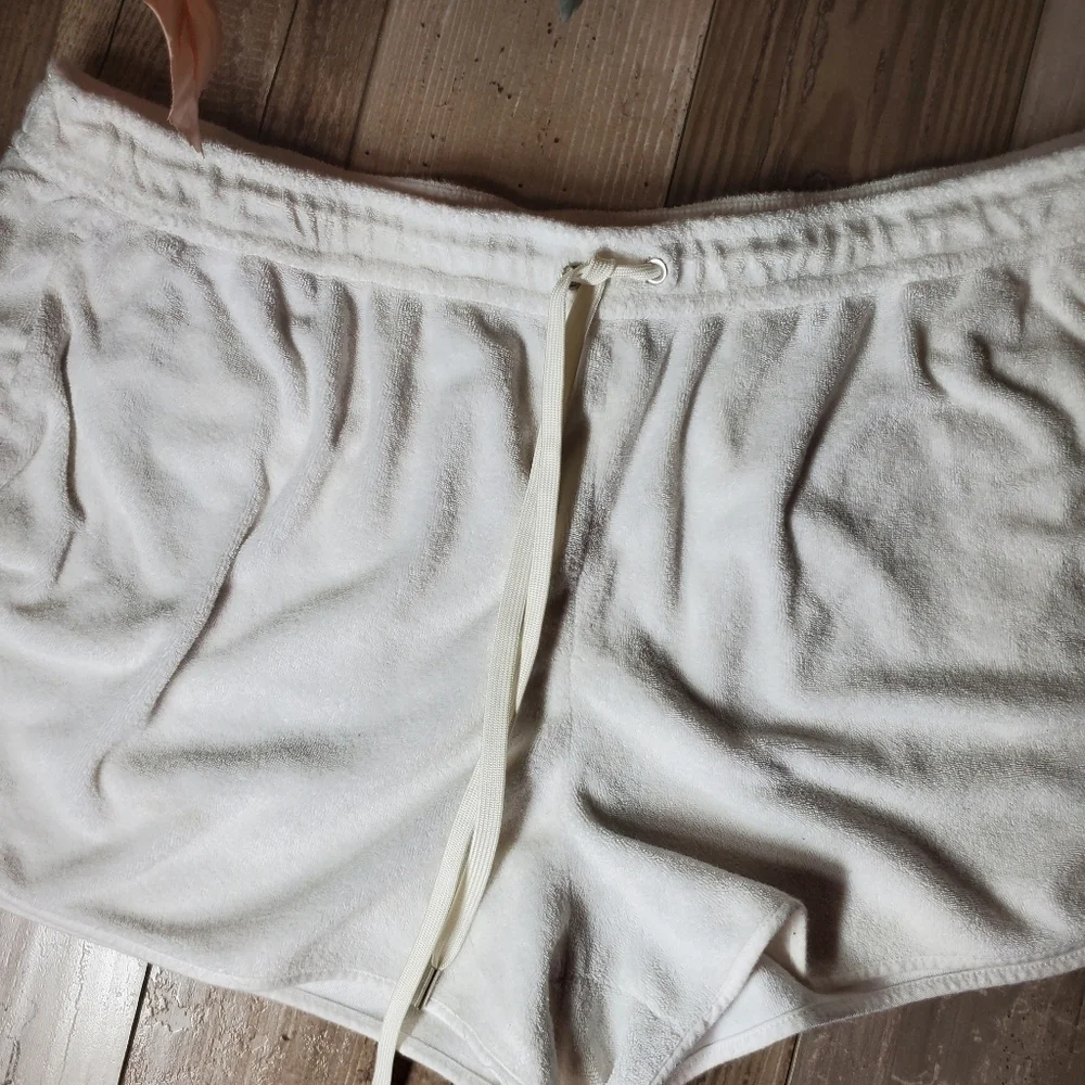 CLUB MONACO Ivory Terry Towel Shorts Women's Size Large EUC